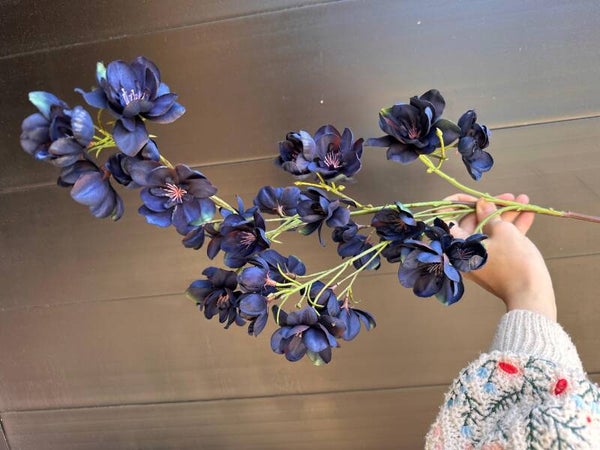 donkerblauw bloessem