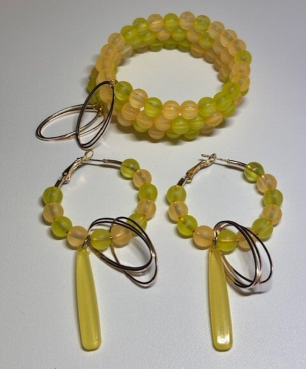 Bracelet #6 From Julia's Live on 10-3-25! ($20)