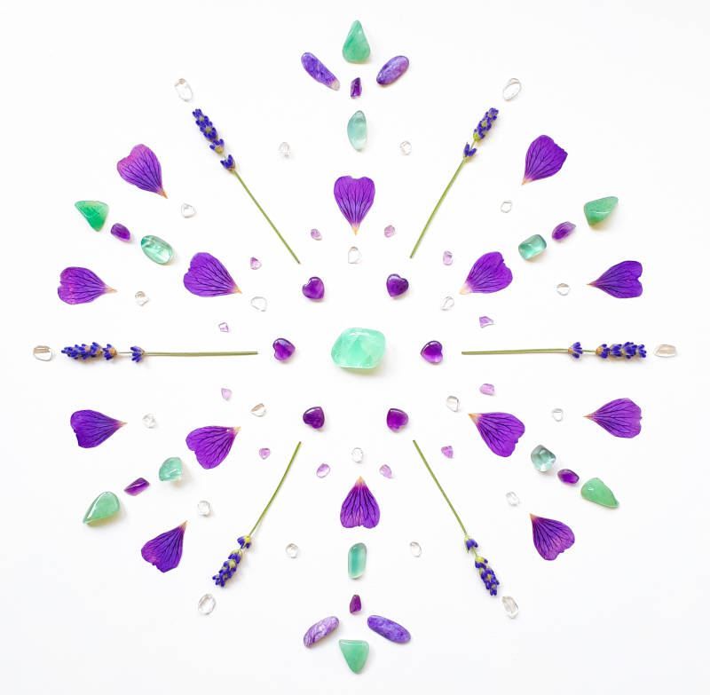 kaart met  mandela van lavendel fluoriet en amethist