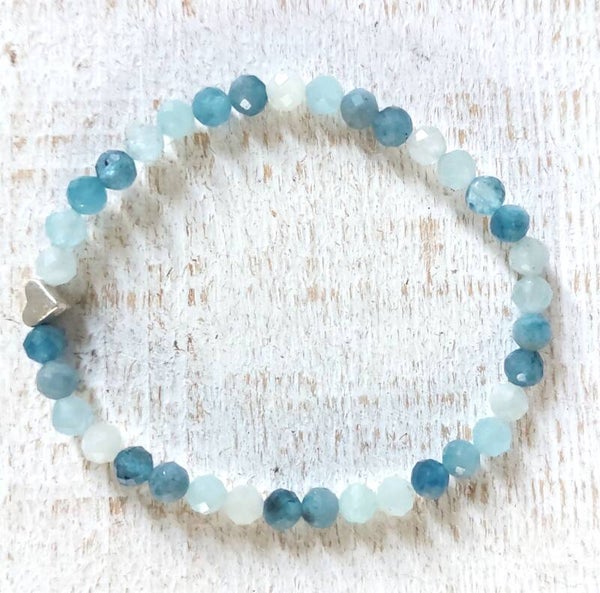 Armband van 4 mm gefacetteerde aquamarijn kralen