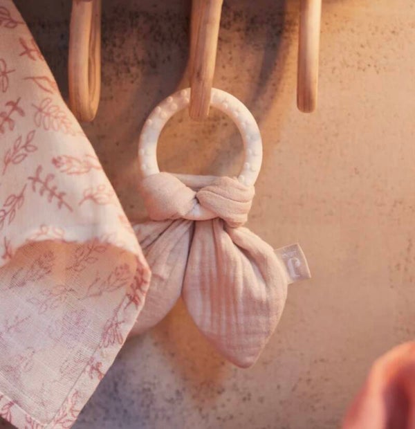 Bijtring Bunny Ears - nougat