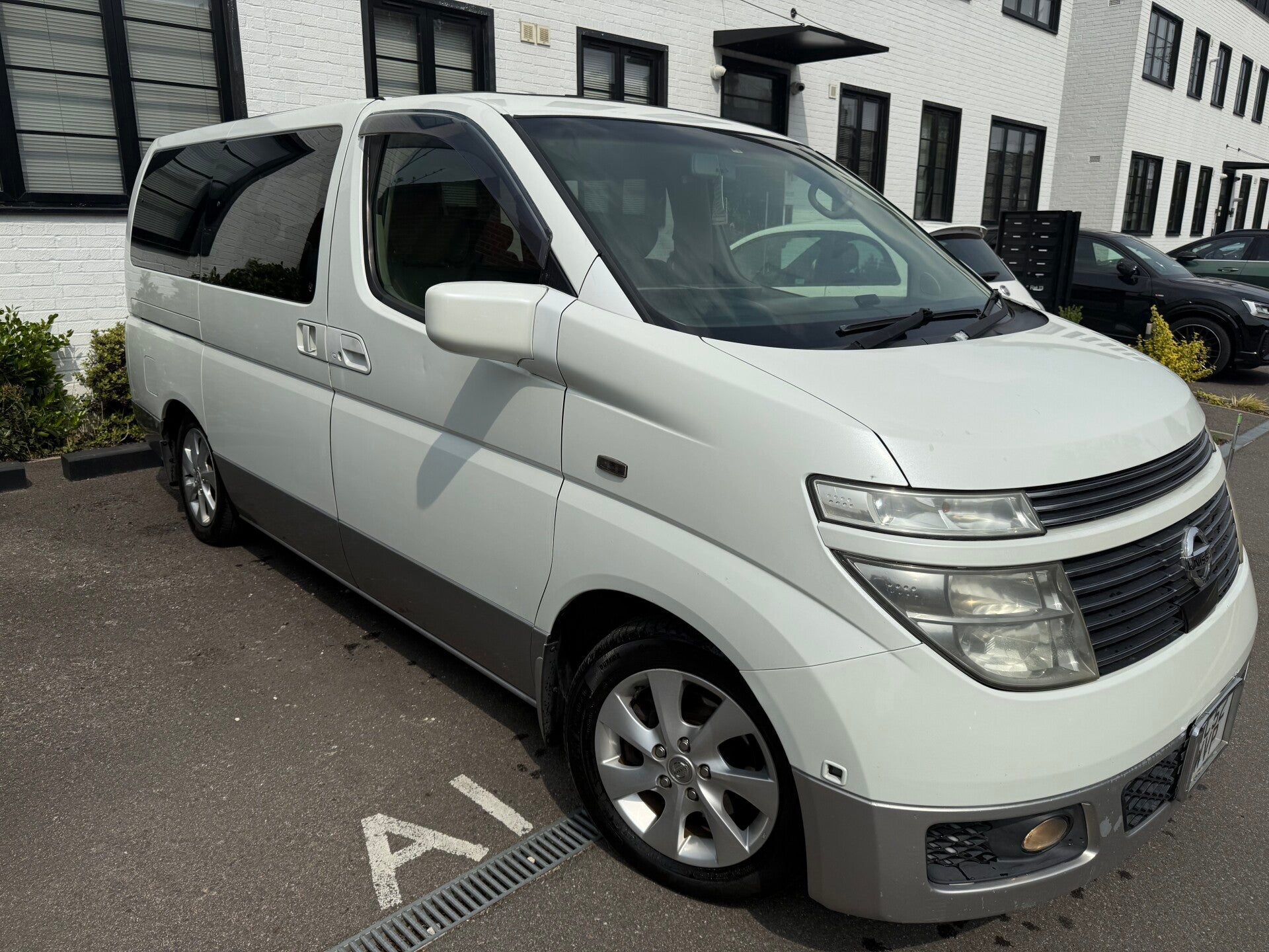 Nissan Elegrand 3.5 petrol automatic 2008 78k miles
