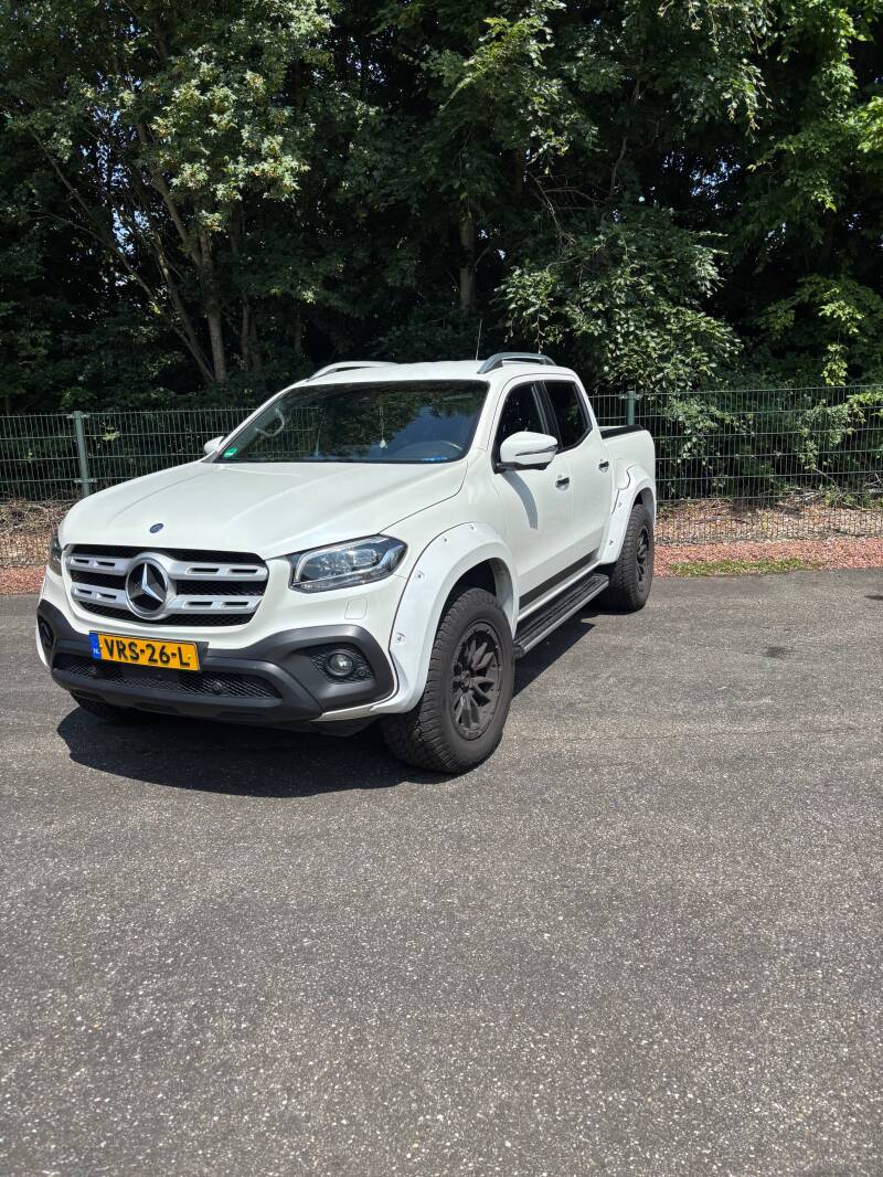 Unieke Mercedes S500 Maybach trouwauto