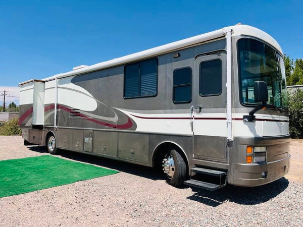 2000 Fleetwood Discovery 37V