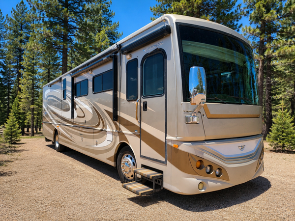 2013 FLEETWOOD EXPEDITION 38S