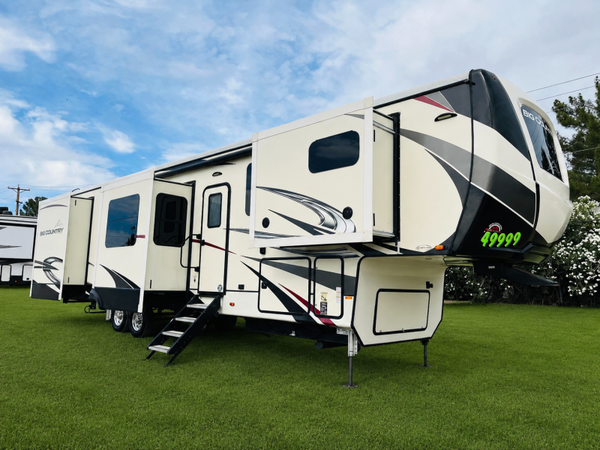 2021 Heartland Big Country 3895FK