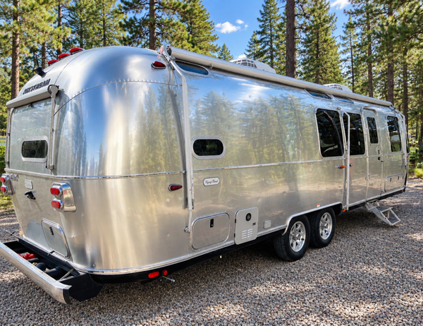 2024 Airstream Flying Cloud 30FB