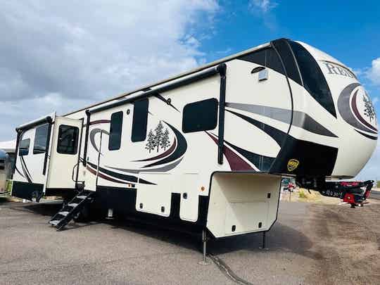 2018 CrossRoads Redwood 3881ES