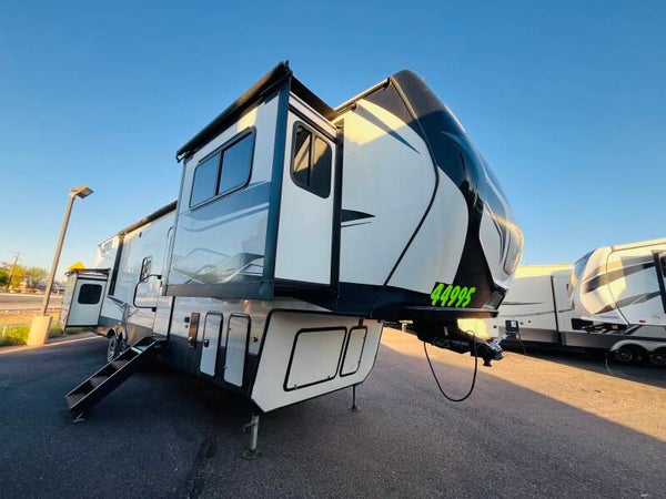 2022 Keystone Montana 377FL PENDING