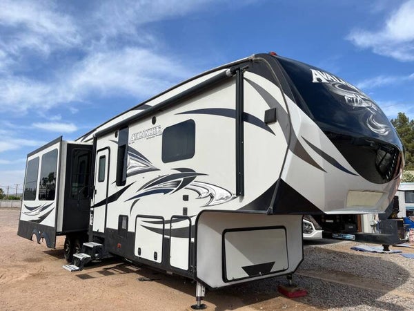 2017 Keystone Avalanche 355RK