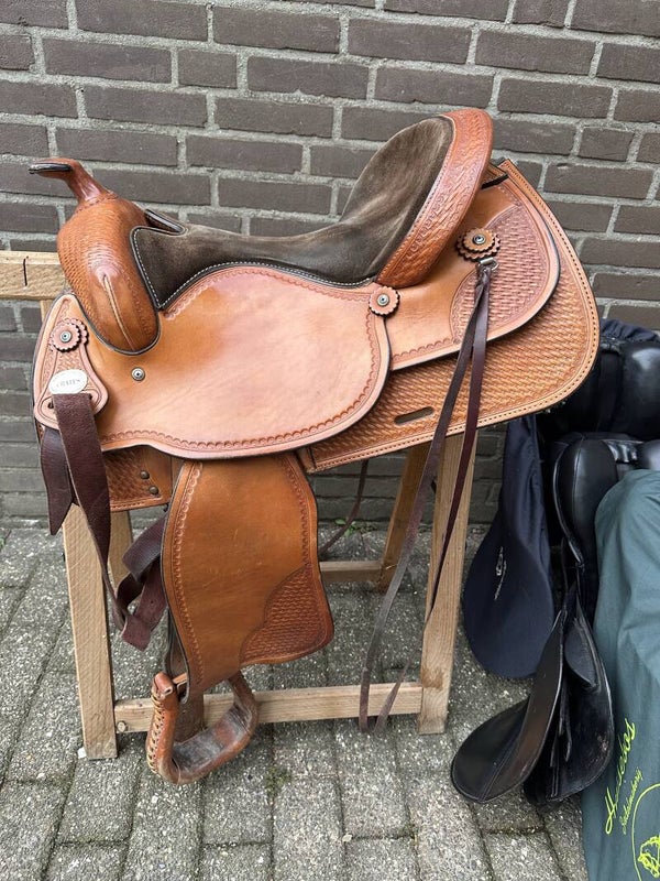 Crates westernzadel 15 inch