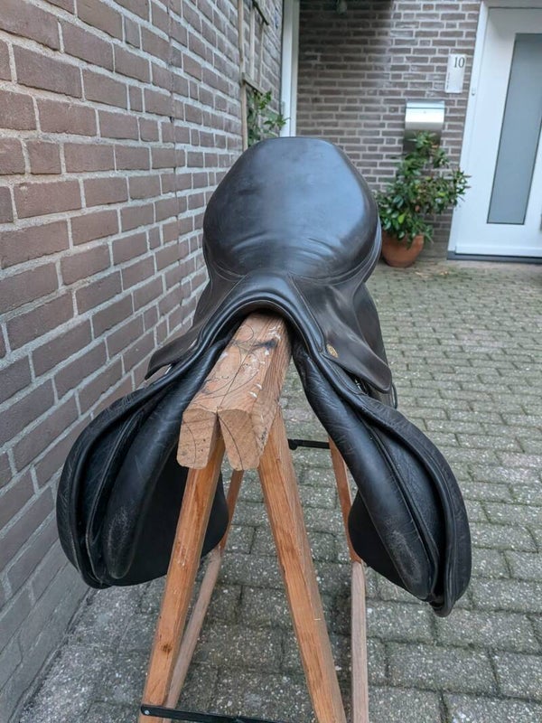 Prestige Versailles springzadel 17 inch