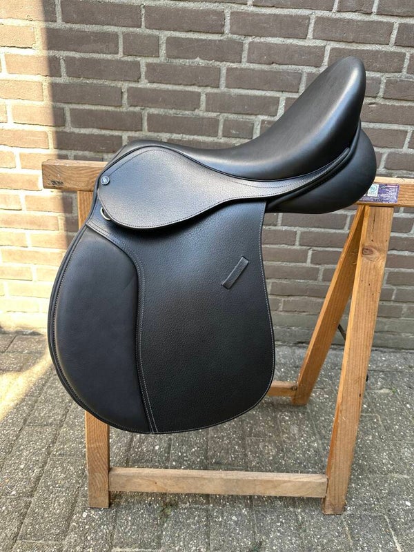 BR veelzijdigheidszadel 18 inch