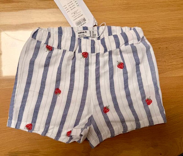Name it strepen shortje aardbei