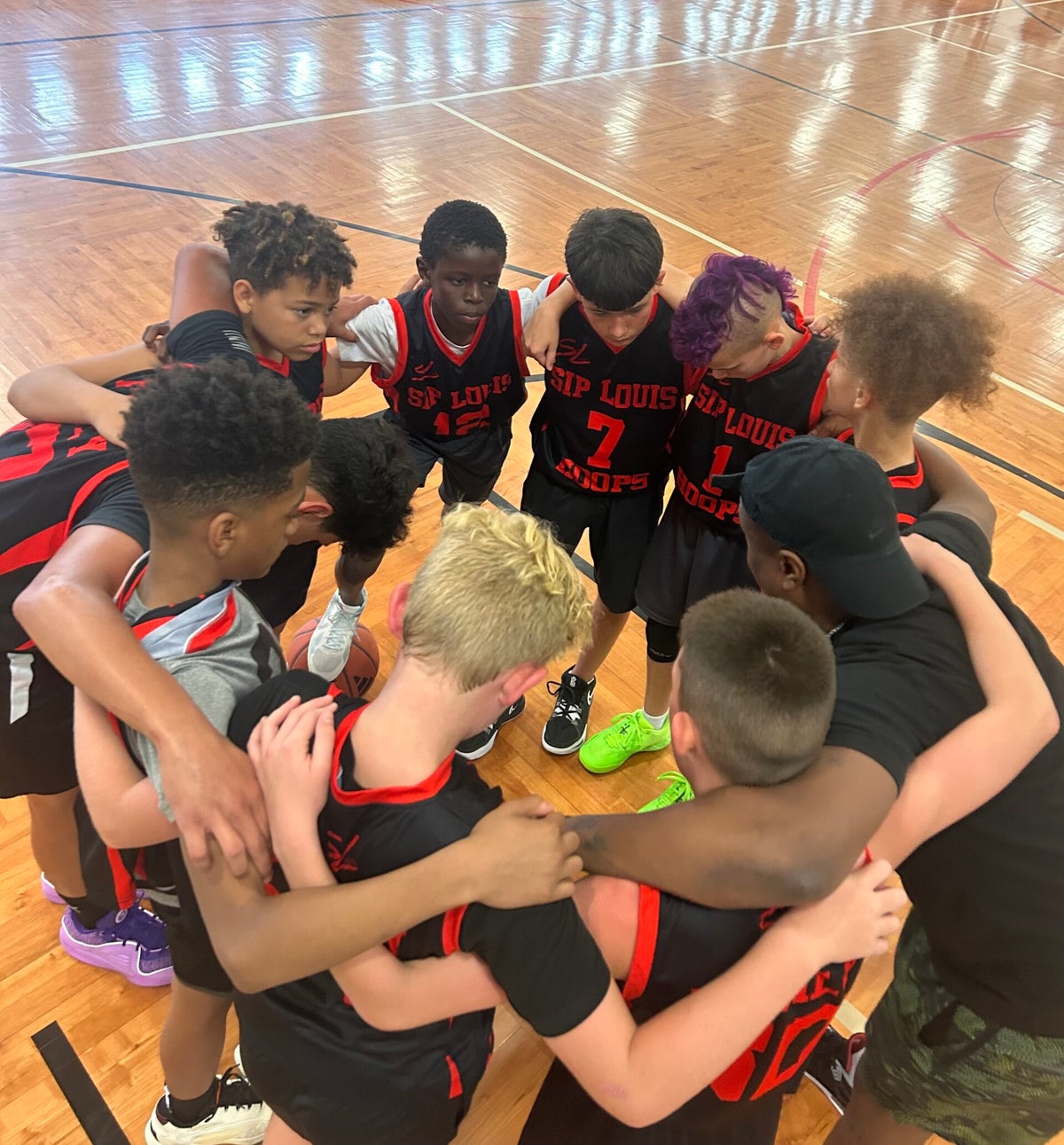 ABOUT SL HOOPS | SL HOOPS BASKETBALL