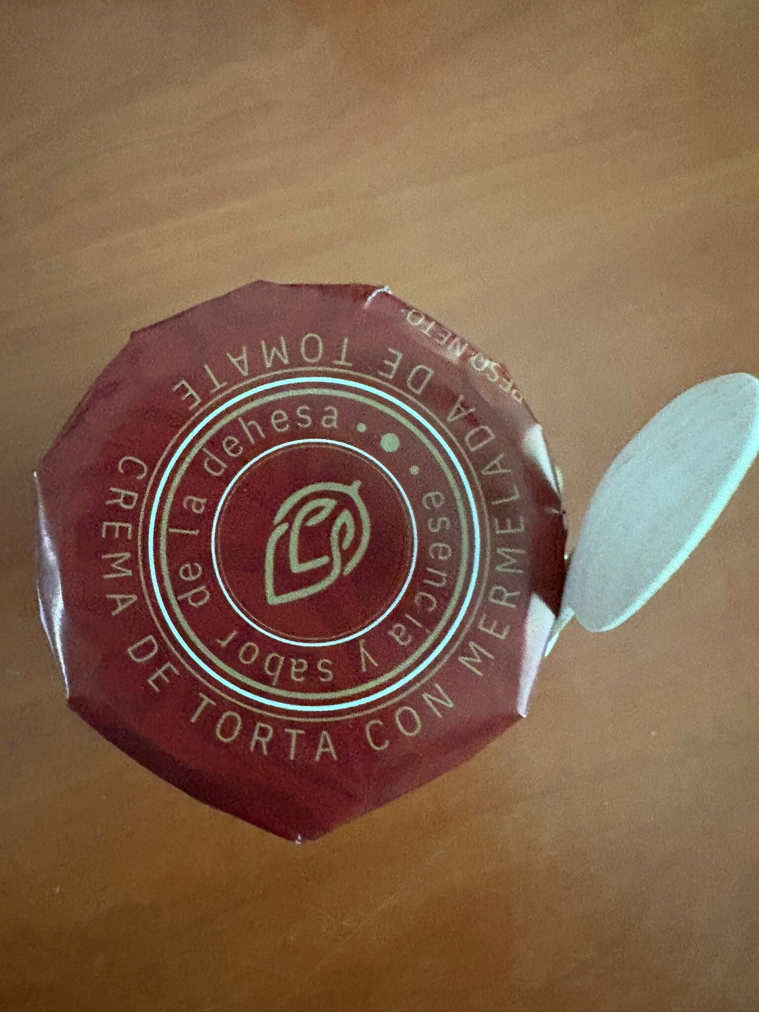 crema de torta con mermelada de tomate 220grs.