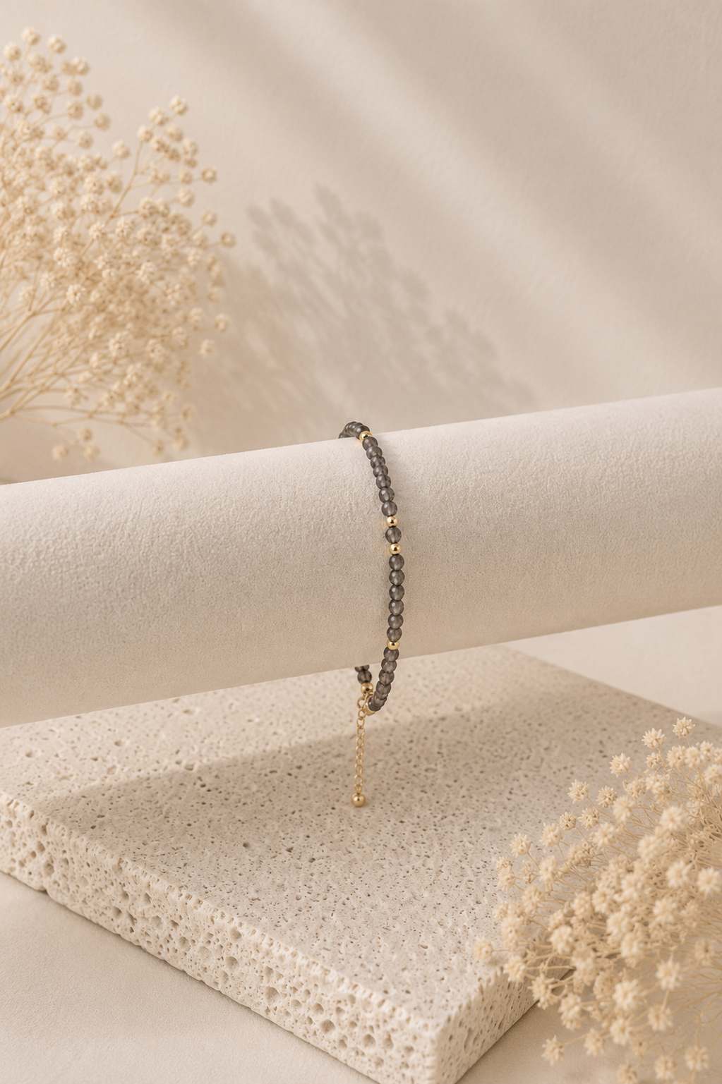 Nieuw! Rookkwarts kralenarmband