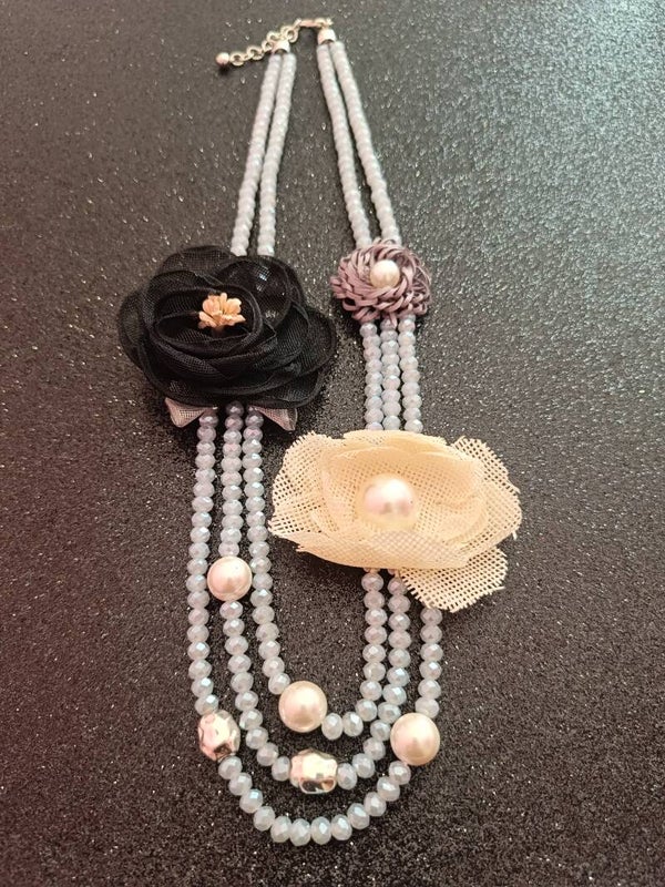 Collana flowers nera