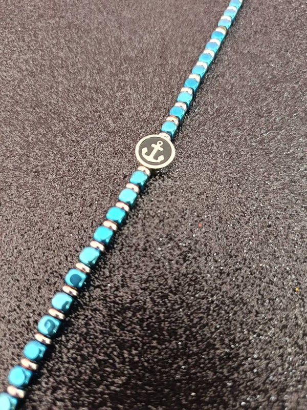 Bracciale azzurro con l'ancora