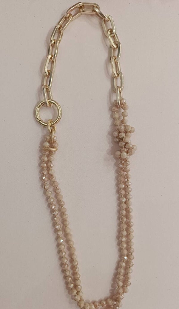 Collana lunga con coralli beige