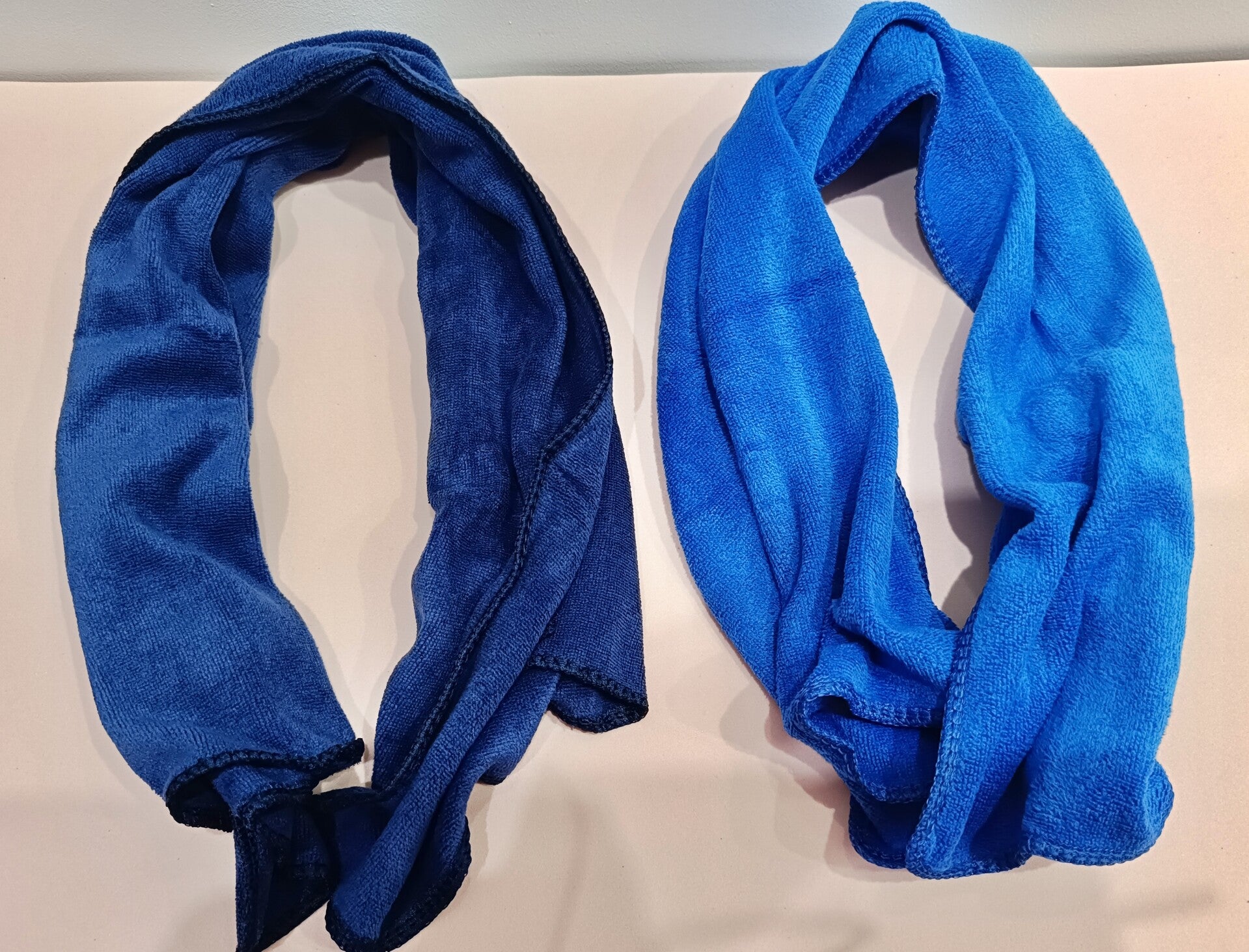 Set sport blu elettrico e blu scuro