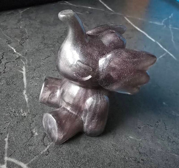 Olifantje met paarse metallic gloed