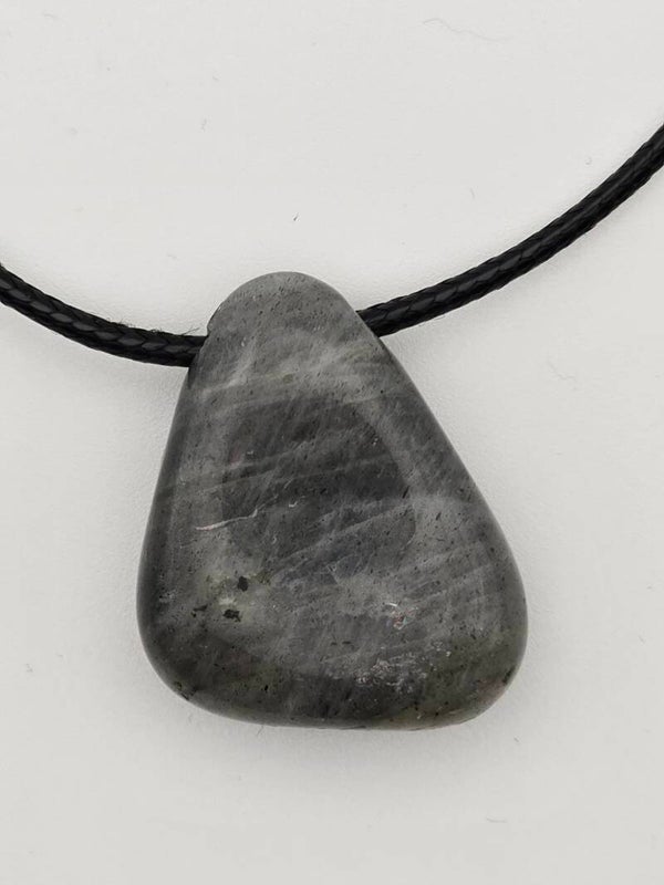 Labradoriet Hanger (Trommelsteen): Mystieke Bescherming