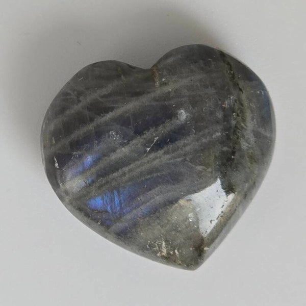 (Paarse)Labradoriet Hart: De Steen van Magie en Liefde