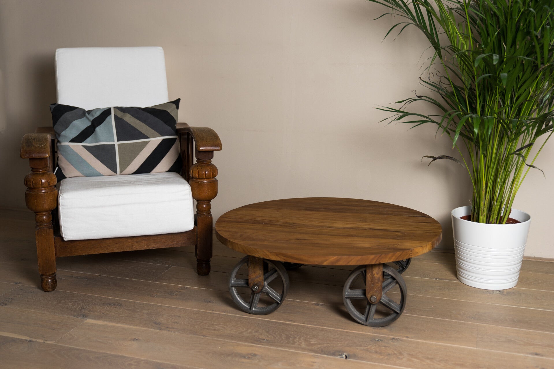 Ronde salontafel - Teak 80cm rond - Stalen Retro Wielen