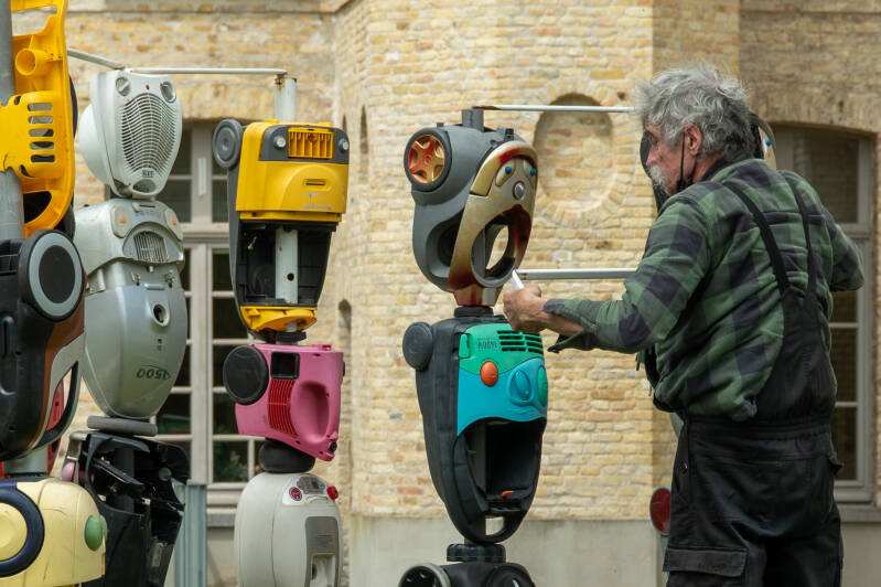  L'artiste Jeff Olsen