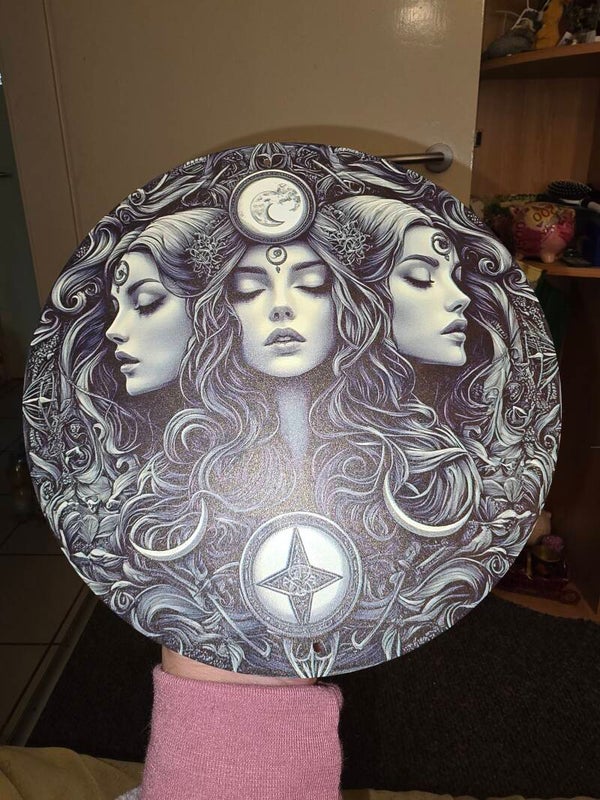 Hekate Wand dekoration