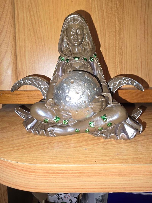 Göttin der Mondhöhle