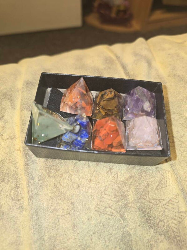 Sieben Shakren Heilstein-Set (ohne fachgetrennte Innenbox )