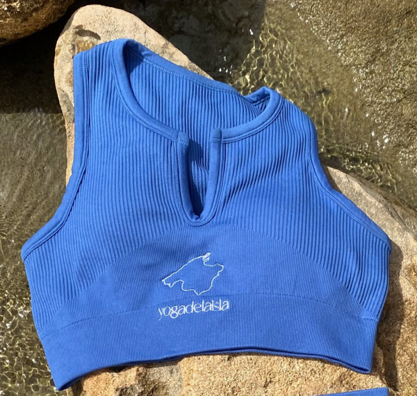 Top con escote V azul "la isla"