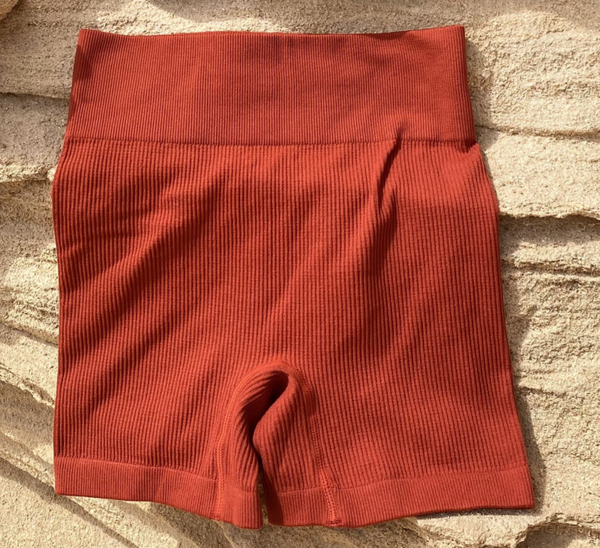 Short moldeador arena "la isla"