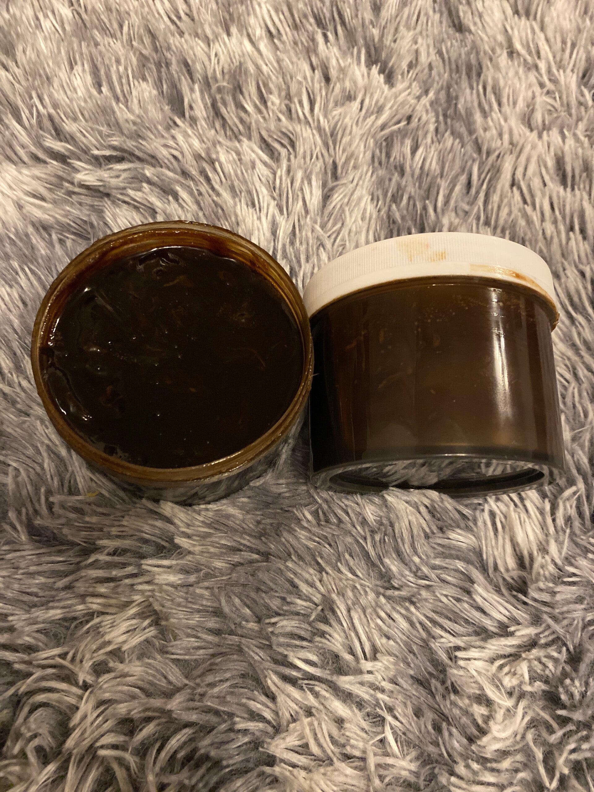 1 Savon noir très très Eclaircissante