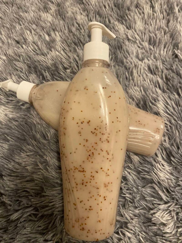 1 gel douche gommant blanchissant