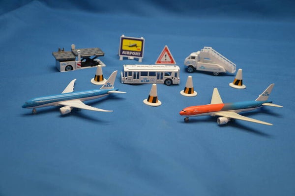 Luchthaven speel set KLM B 787 / B777 Oranje