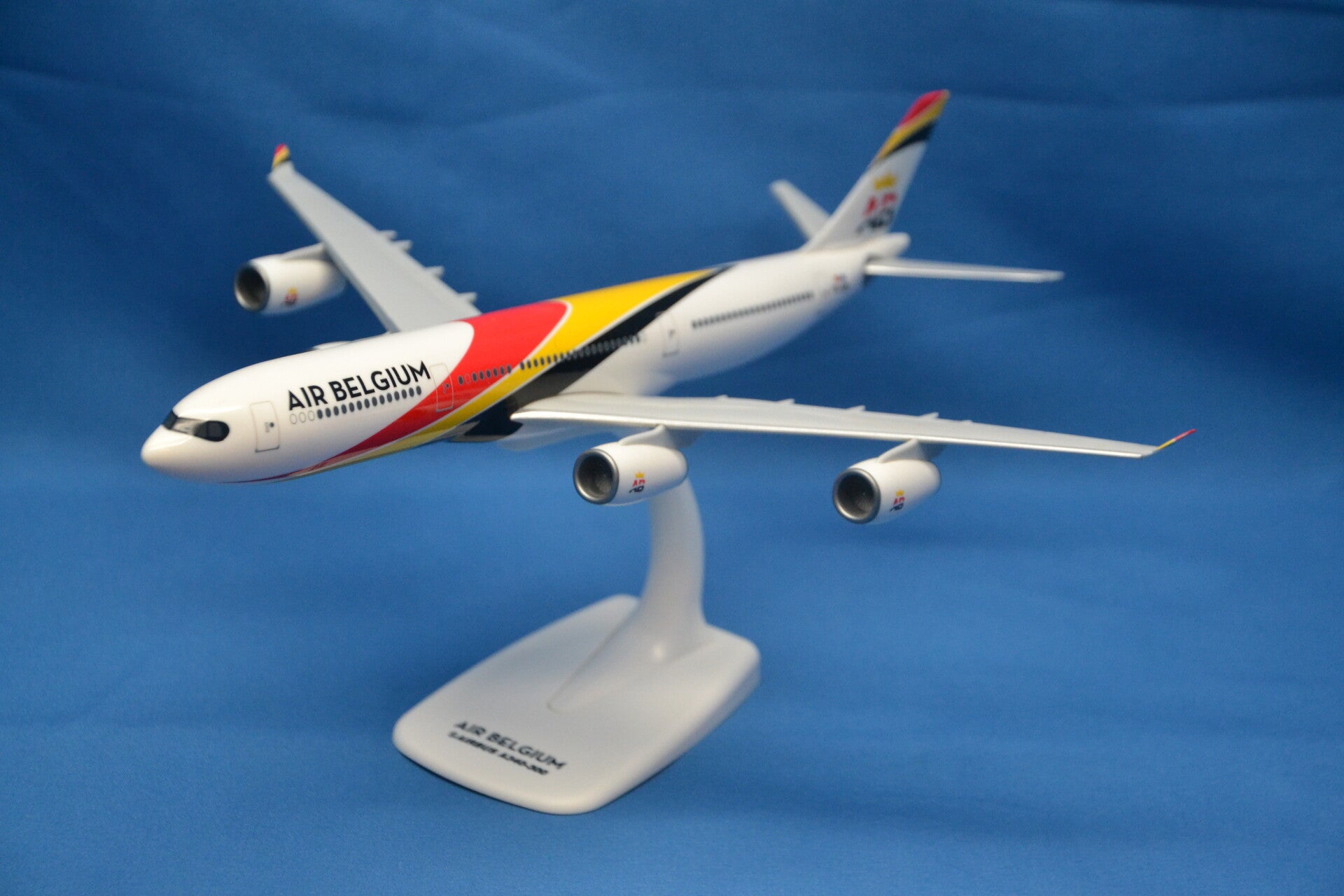 Airbus A340-300 Air Belgium