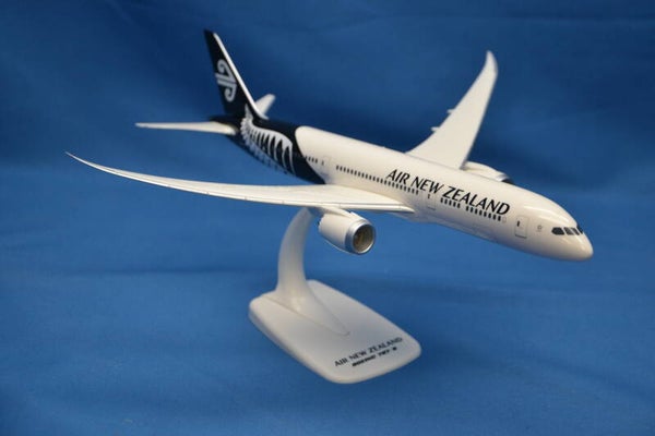 Boeing B 777-300 ER Air New Zealand (m r)