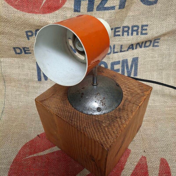 Oranje lamp op houten voet - Vintage lampen