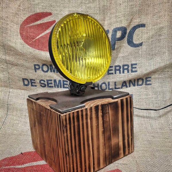 Gele lamp op houten voet - Vintage lampen