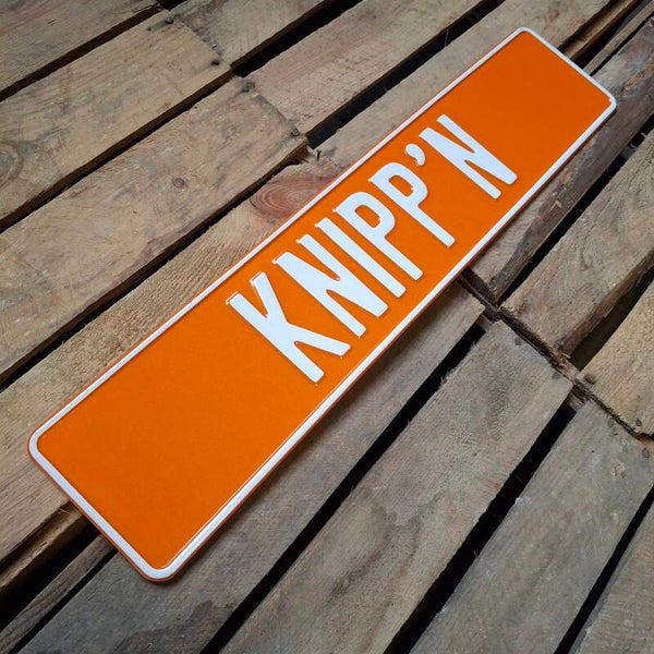 Knipp'n - Metalen nummerplaat oranje