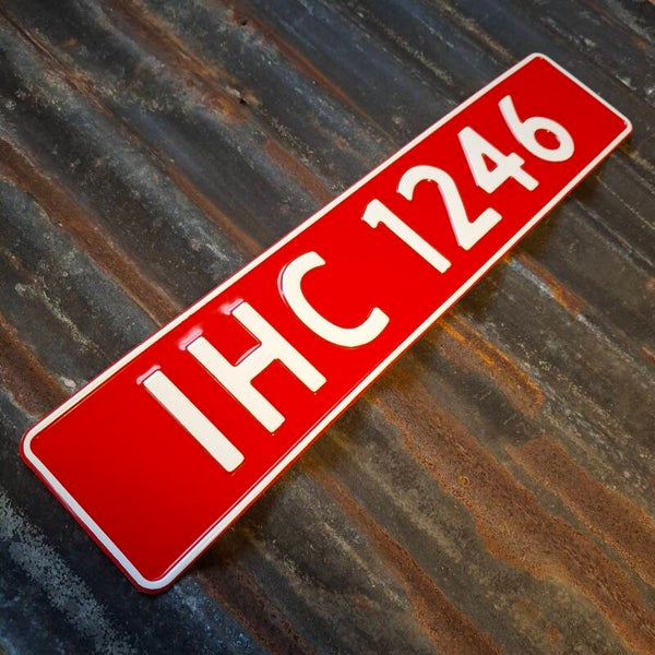 IHC 1246 - Metalen nummerplaat rood