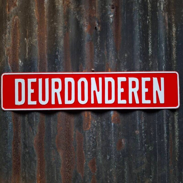 Deurdonderen - Metalen nummerplaat rood