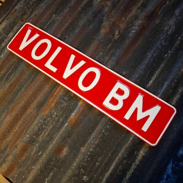 Volvo BM - Metalen nummerplaat rood