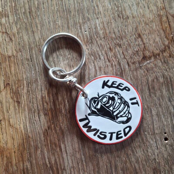 Keep it twisted sleutelhanger - Emaille