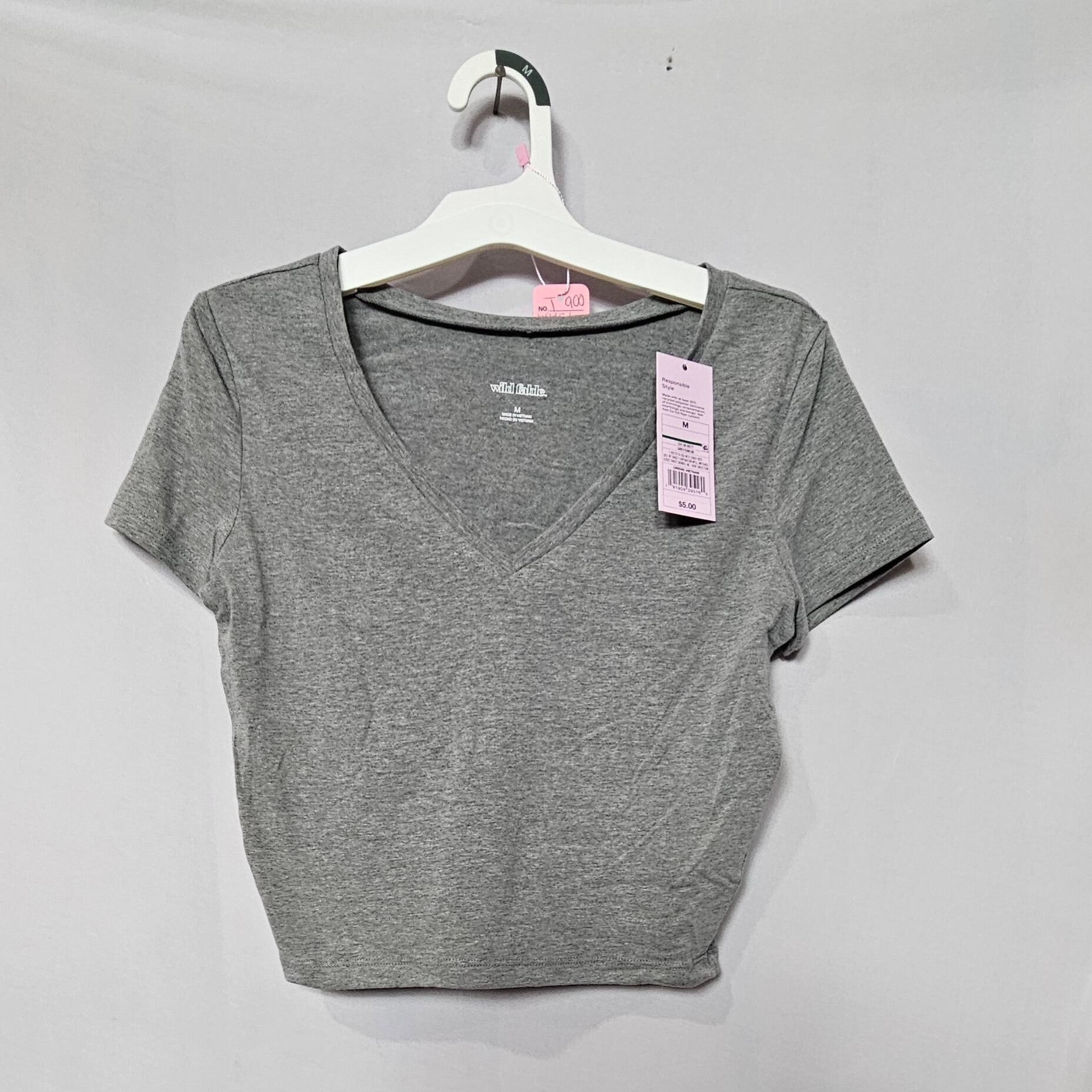 Wild Fable Crop V-Neck Tee Size Medium New With Tags