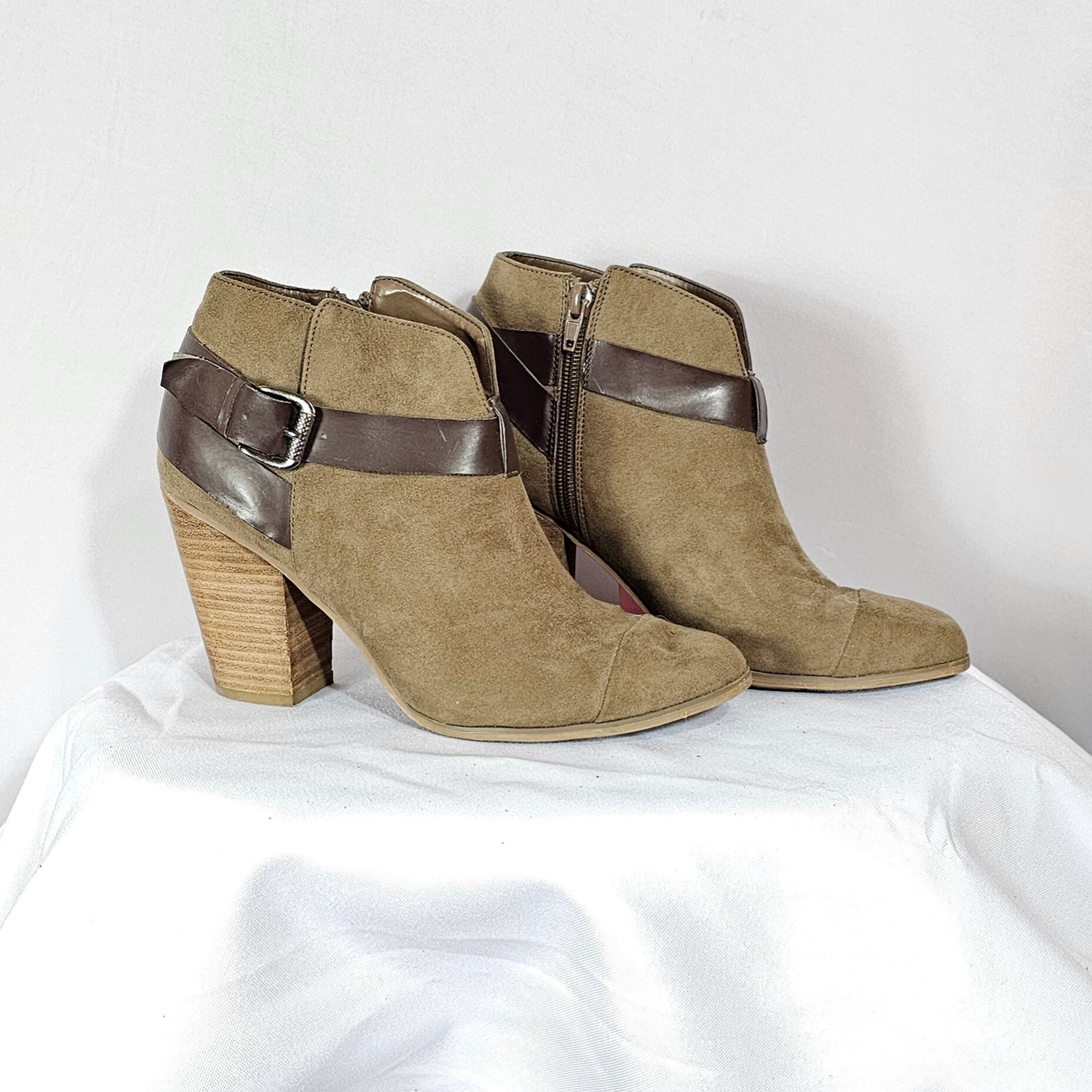 Carlos Santana Heeled Ankle Boots Size 8