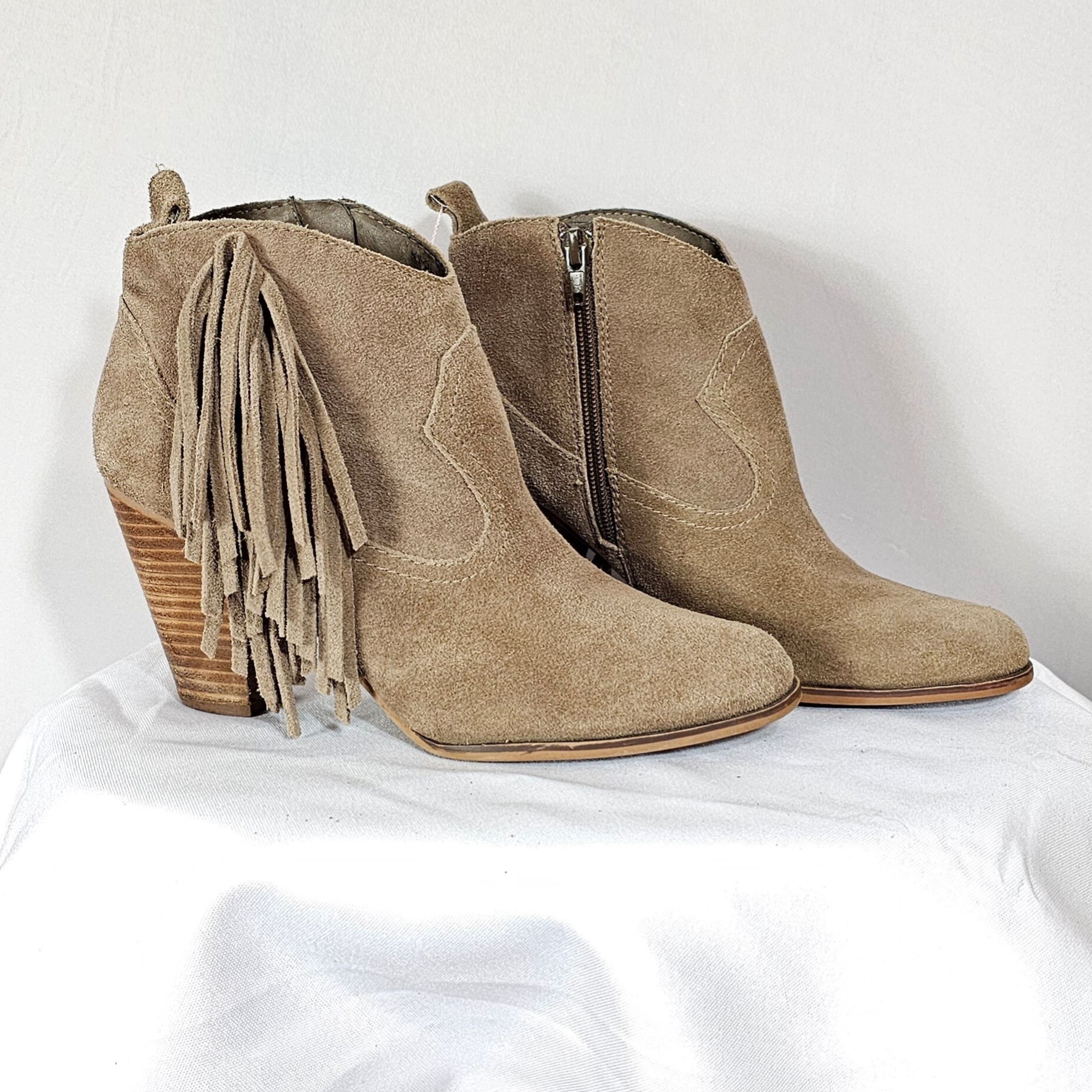 Steve Madden Heeled Faux Suede Booties Size 8